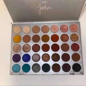 Jaclyn hill palette